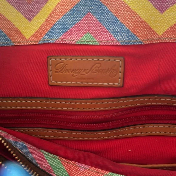 Authentic Dooney and Bourke tote w 3 inner compartments(1 of which is a zipper). - Picture 6 of 7